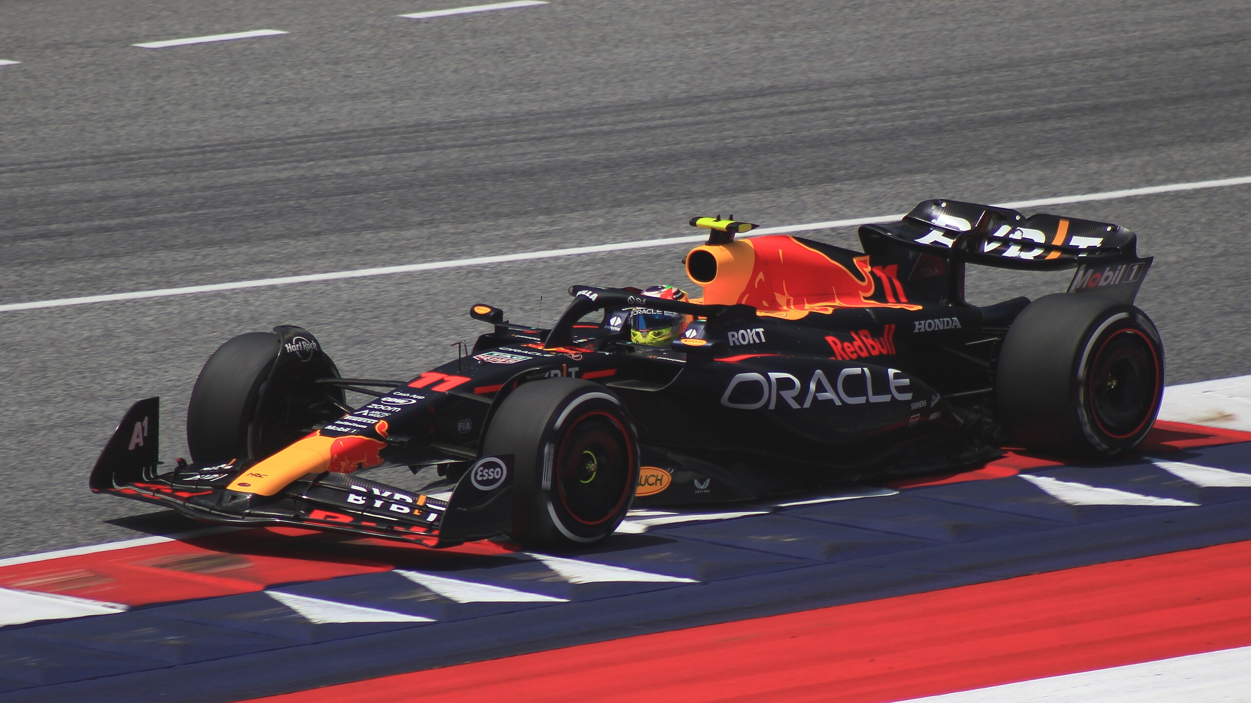 红牛二队力克哈斯车队，佩雷兹状态火热