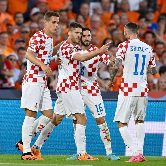 荷兰险胜塞内加尔，莫德里奇惊艳四座