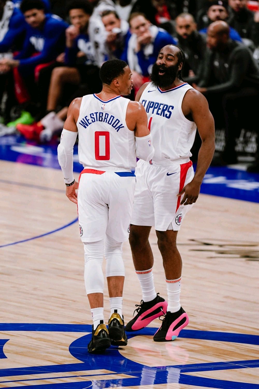 骑士险胜灰熊,哈登高光表现 骑士险胜灰熊,哈登高光表现