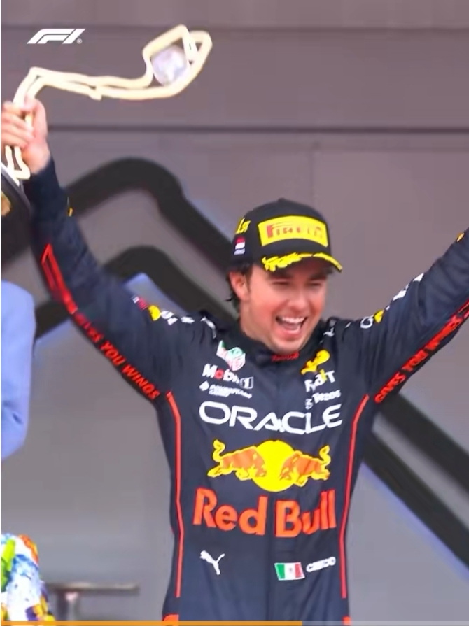 威廉姆斯鏖战雷诺车队，佩雷兹扛起全队