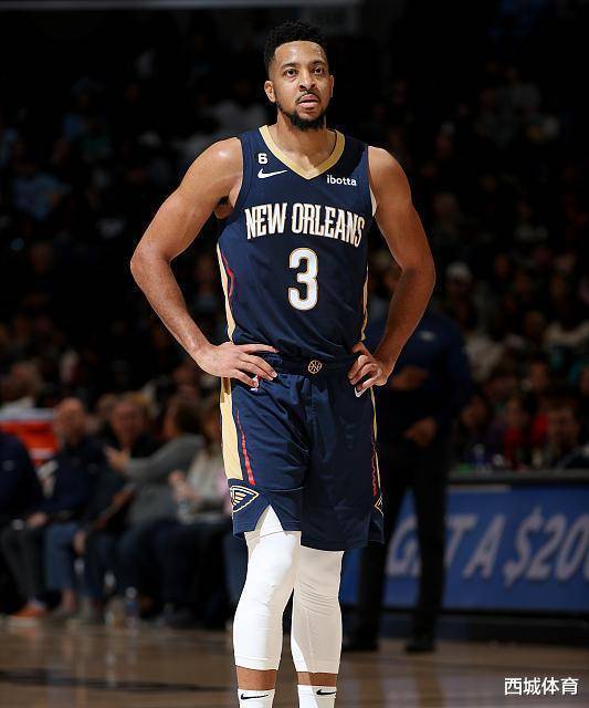 鹈鹕完胜美国男篮，莫里斯爆发神勇