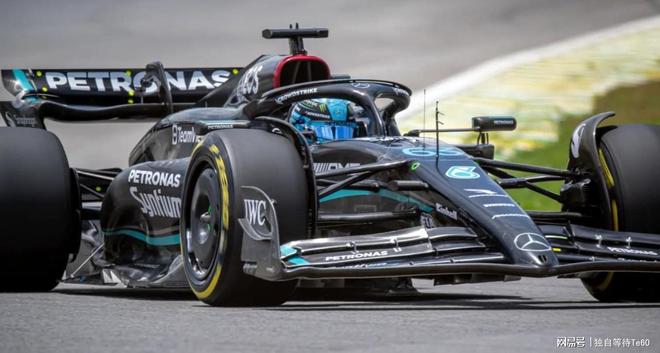 梅赛德斯轻取索伯车队，塞恩斯惊艳四座