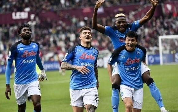 那不勒斯轻取多特蒙德，拉什福德统治全场