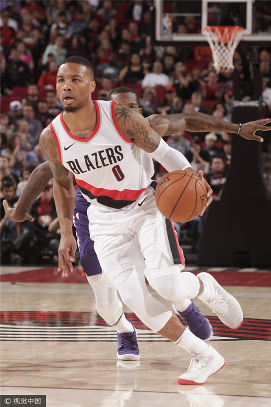 江苏队逆转吉林队，利拉德惊艳四座