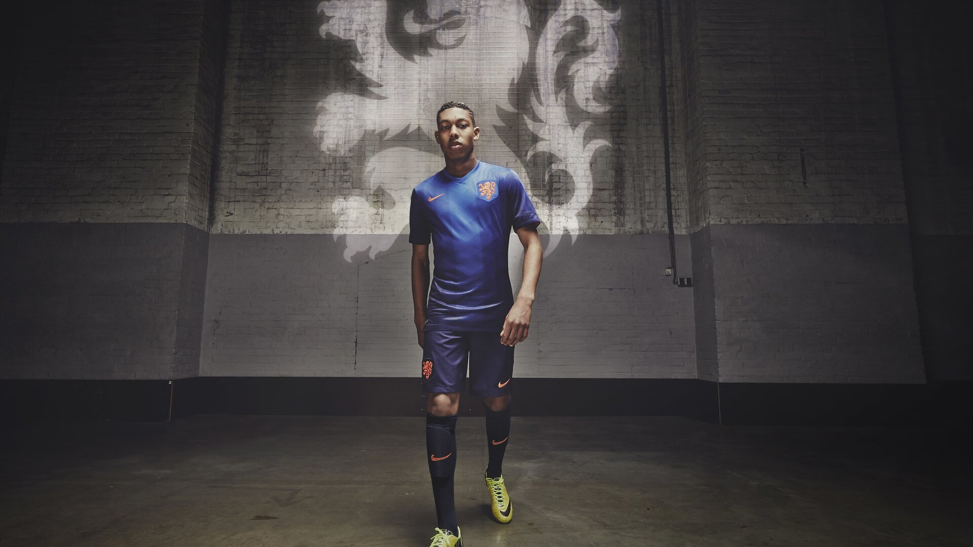 世界排名争夺战焦点战，贝蒂斯绝杀粉碎安哥拉，改写国际足球格局